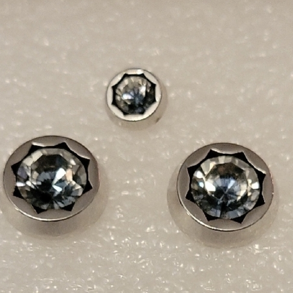 Elegant Silver and Pale Blue Cuff Links And Tie Pin